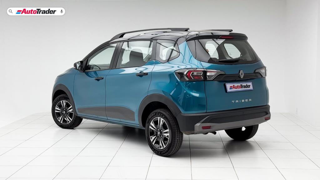 Renault Triber 1.0 3-cylinder petrol manual Iconic seven 7 seater space infotainment
