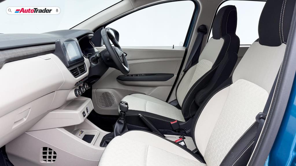 Renault Triber 1.0 3-cylinder petrol manual Iconic seven 7 seater space infotainment