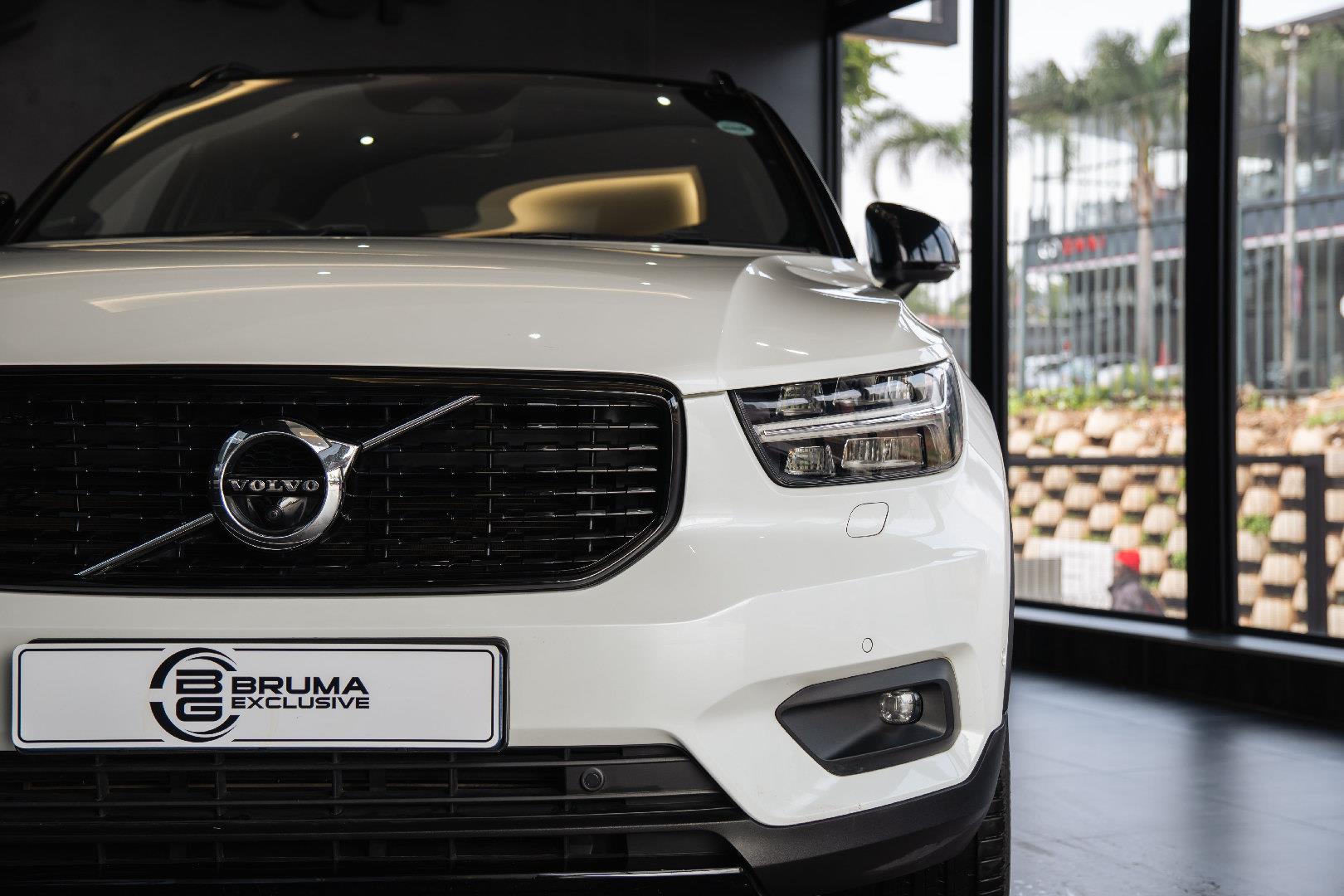 Volvo XC40 D4 AWD R-Design Bruma Nissan