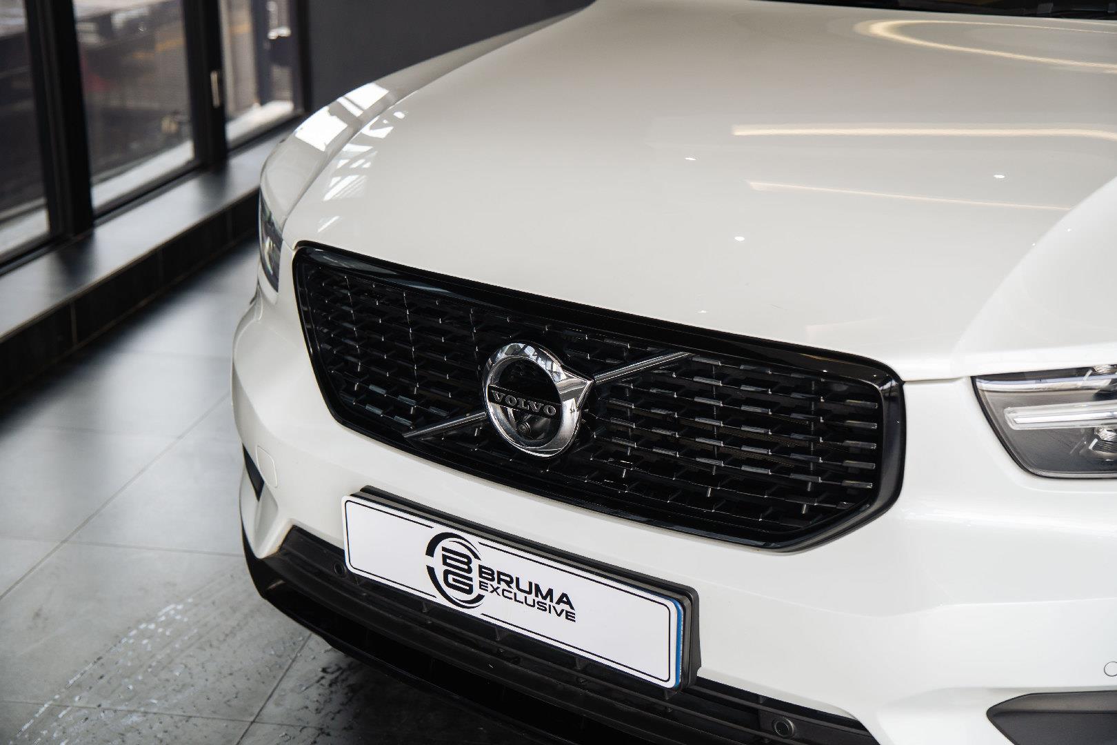 Volvo XC40 D4 AWD R-Design Bruma Nissan
