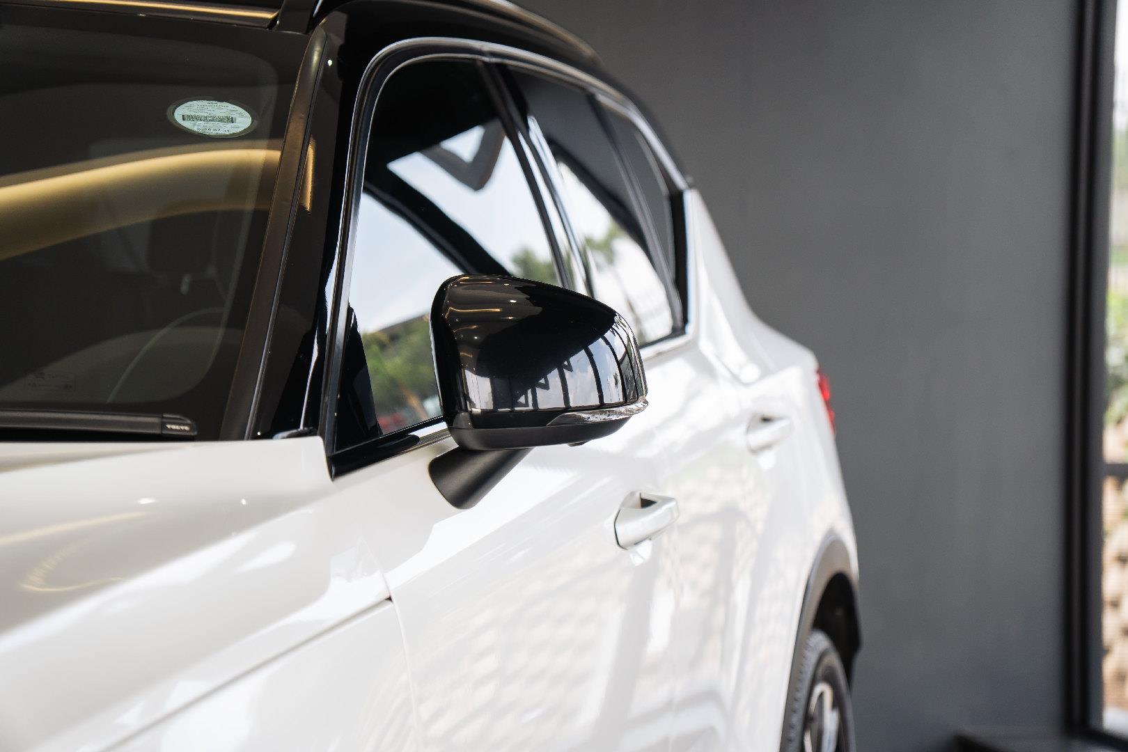 Volvo XC40 D4 AWD R-Design Bruma Nissan