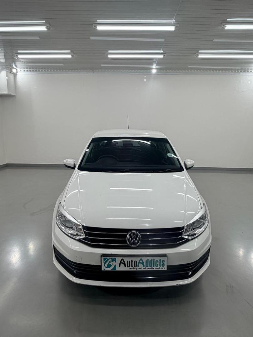 Volkswagen Polo Sedan 1.4 Trendline Auto Addicts