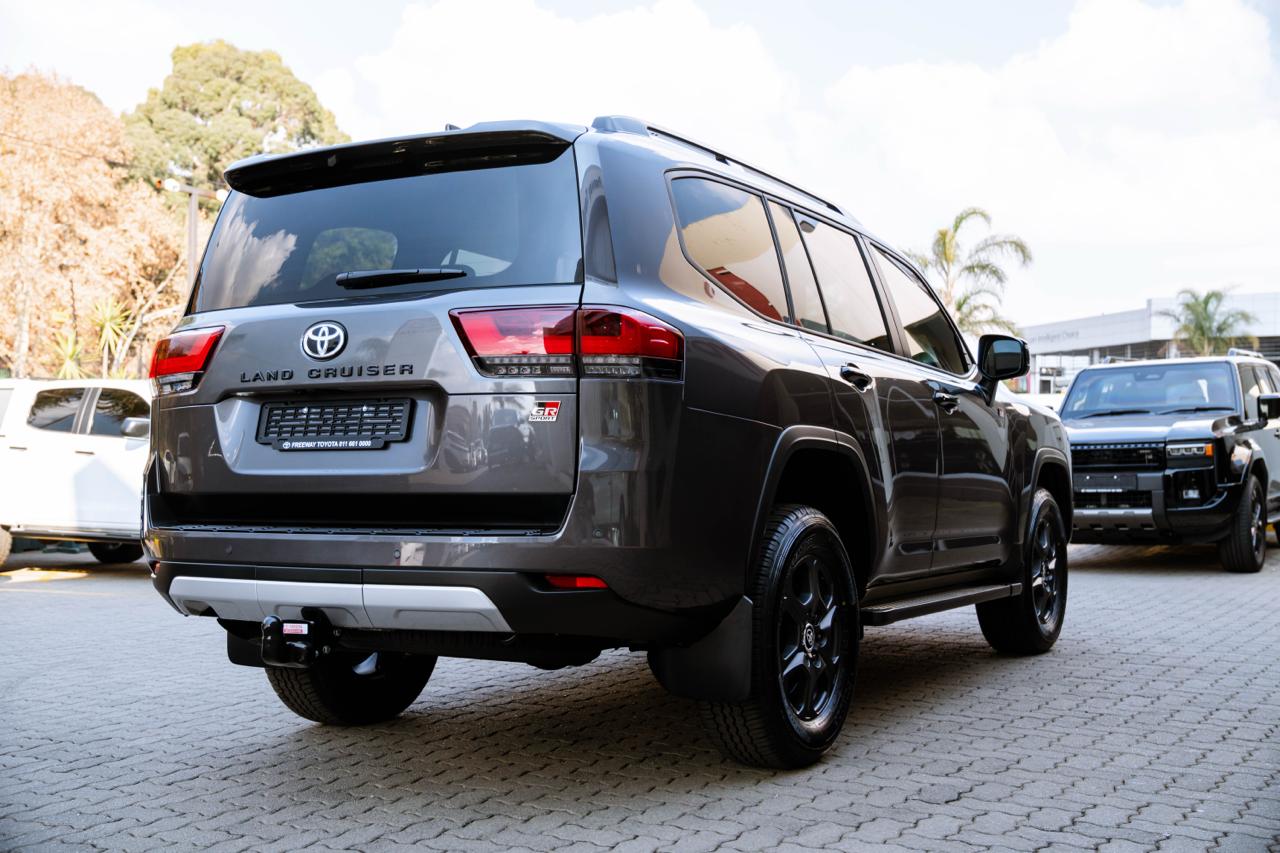 Toyota Land Cruiser 300 3.3D GR-Sport Freeway Toyota New