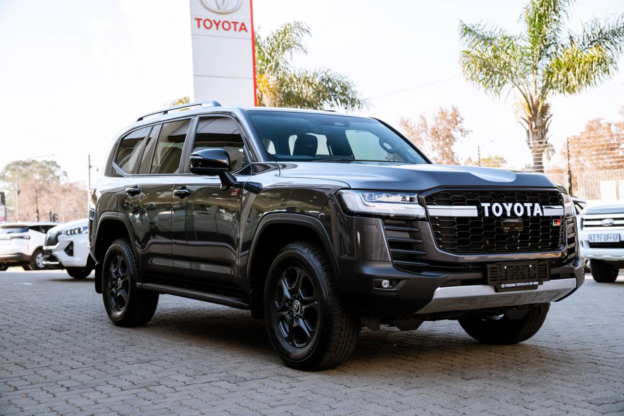 Toyota Land Cruiser 300 3.3D GR-Sport Freeway Toyota New