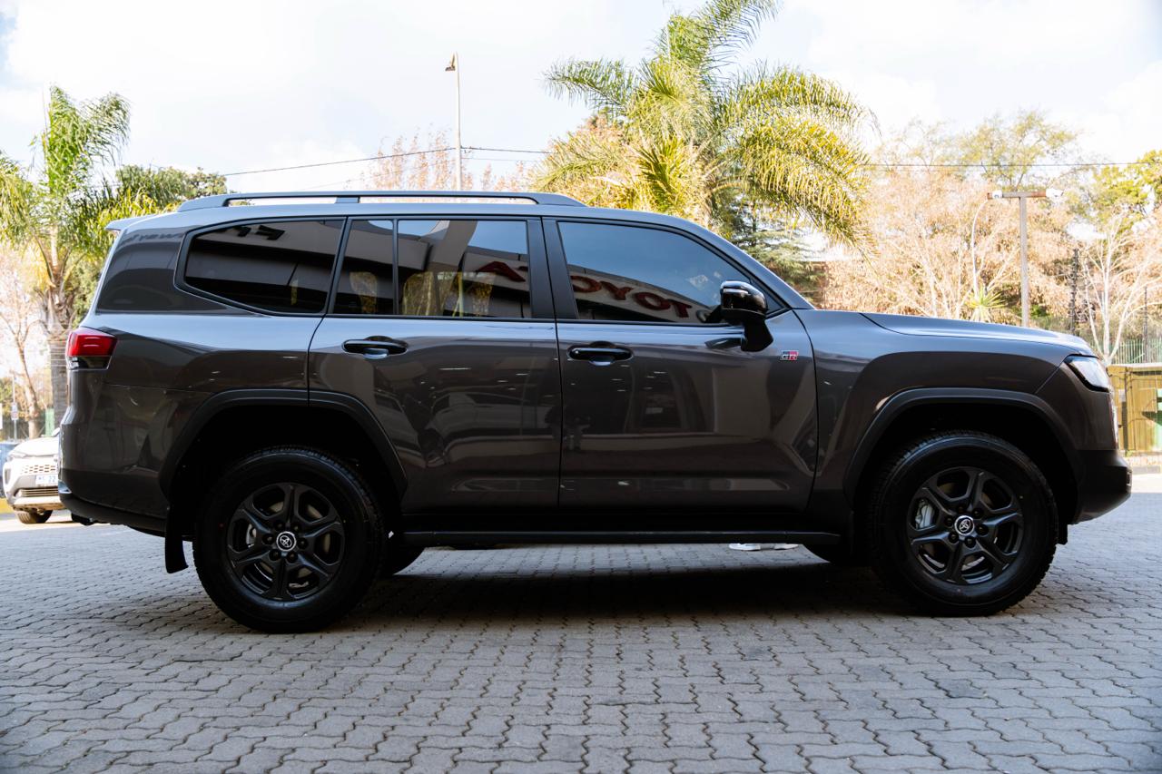 Toyota Land Cruiser 300 3.3D GR-Sport Freeway Toyota New