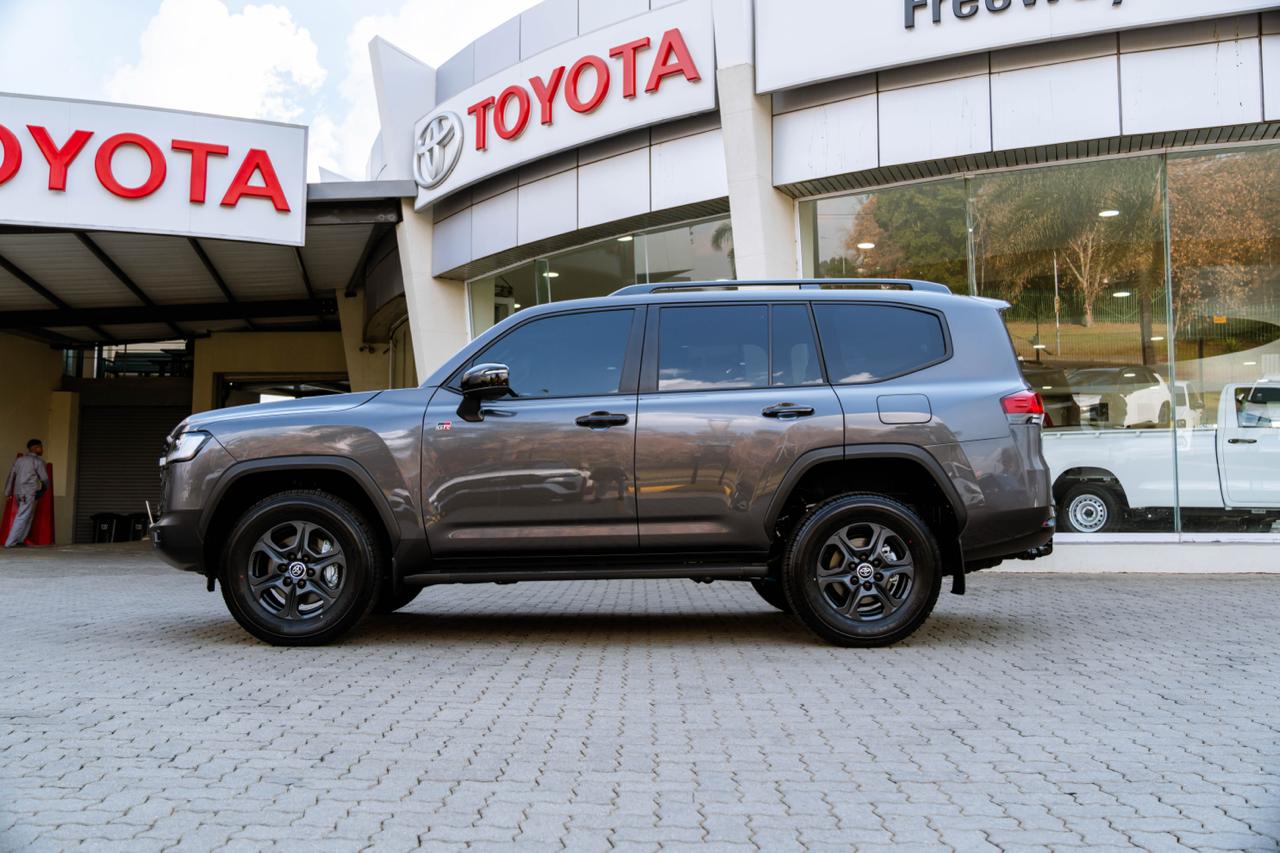 Toyota Land Cruiser 300 3.3D GR-Sport Freeway Toyota New