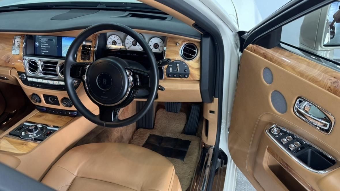 Rolls-Royce Ghost 6.6L P1 Auto
