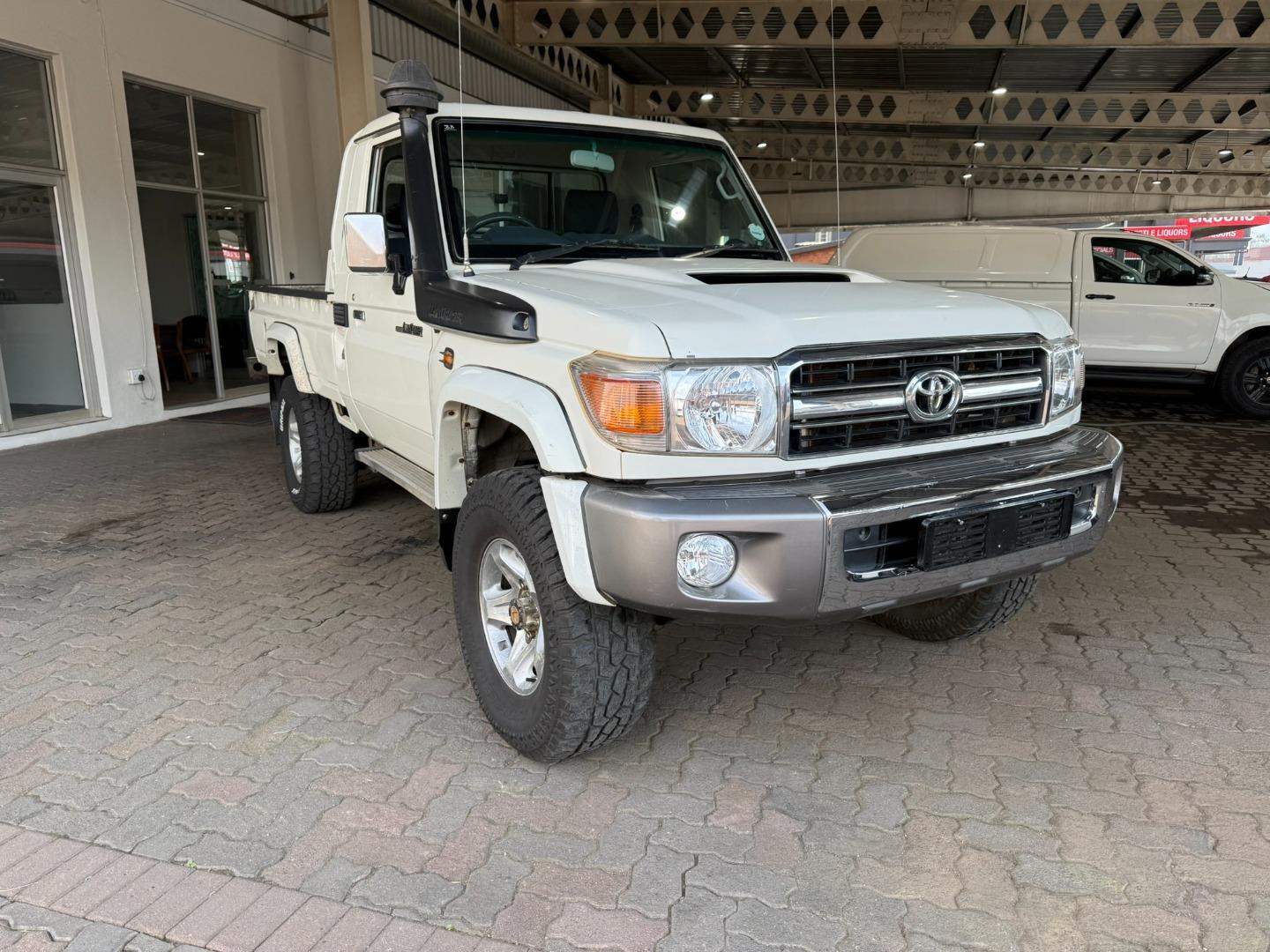 Toyota Land Cruiser 79 4.5D-4D LX V8 for sale in Pietermaritzburg