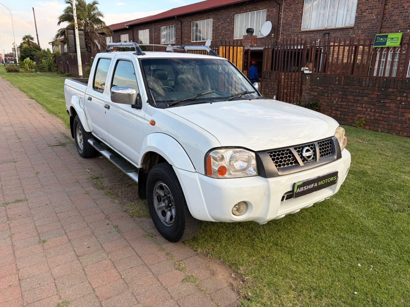 Nissan NP300 Hardbody 2.0 Abshifa Motors