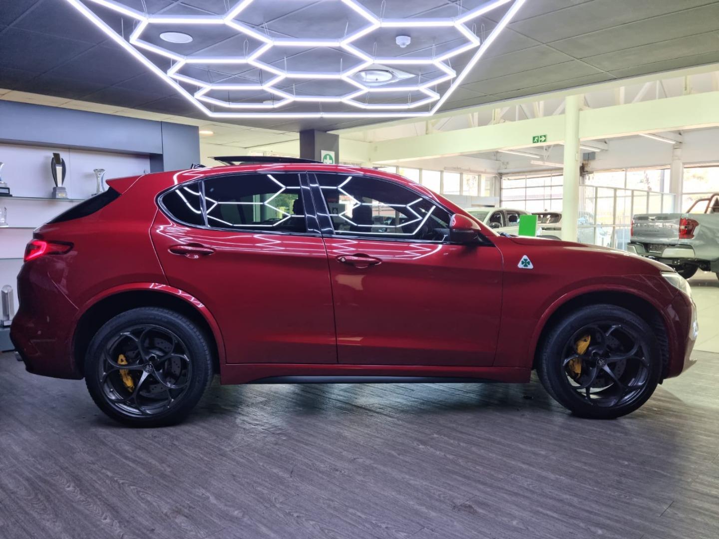 Alfa Romeo Stelvio Quadrifoglio Q4 Race Edition Arnold Chatz Cars