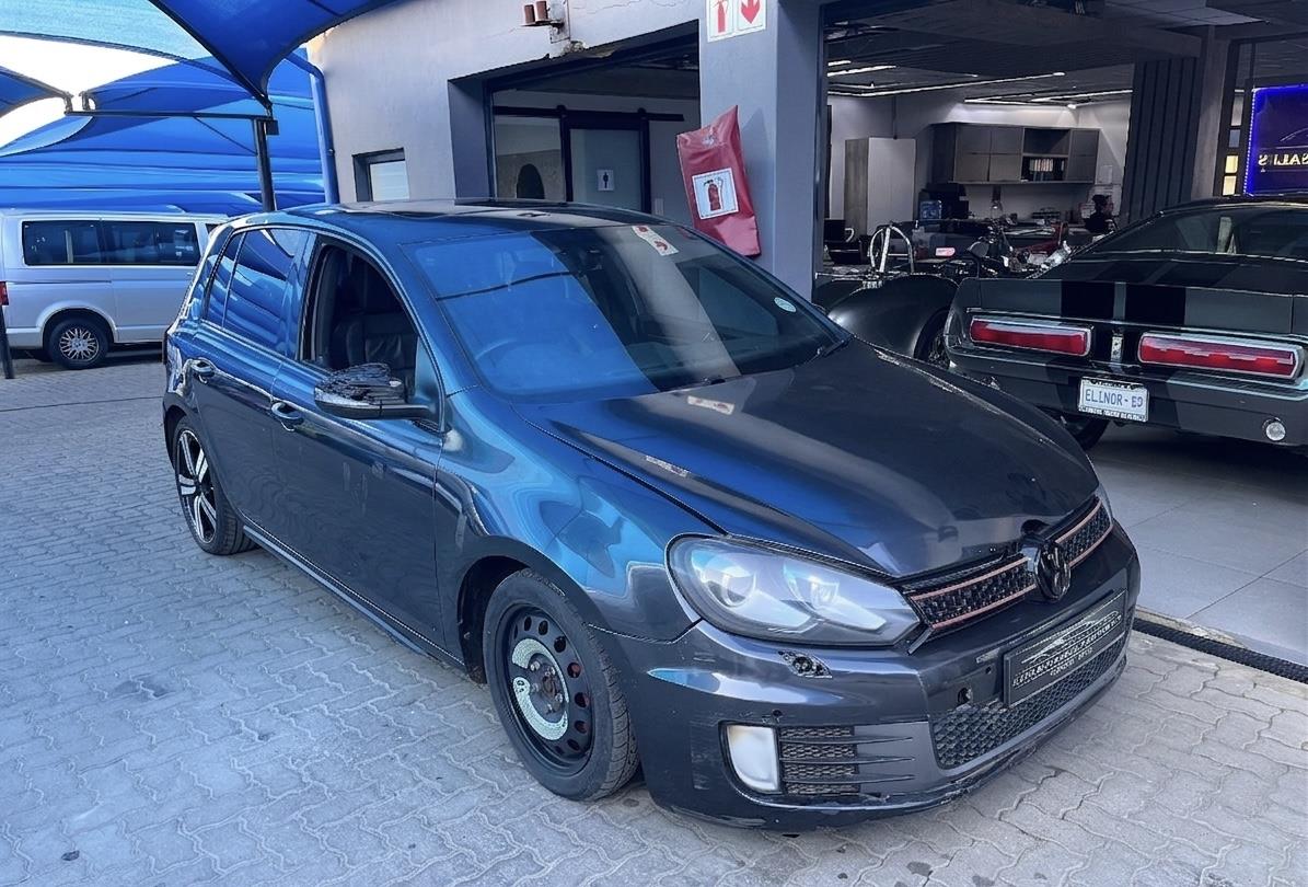 2011 Volkswagen Golf GTI Auto