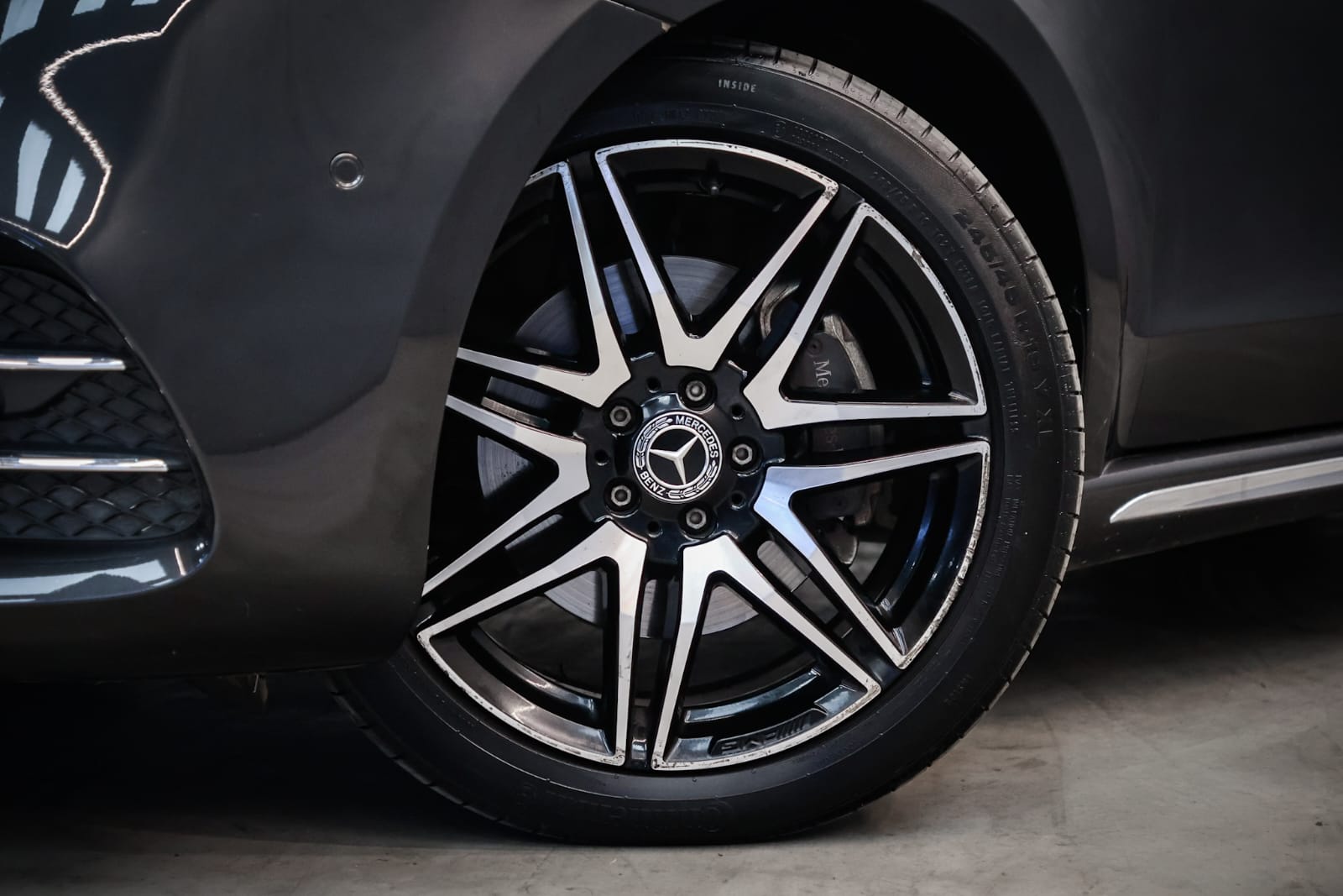 Mercedes-Benz V-Class V300d Exclusive AMG Line Robsmail Motors BAIC and Jac Bryanston