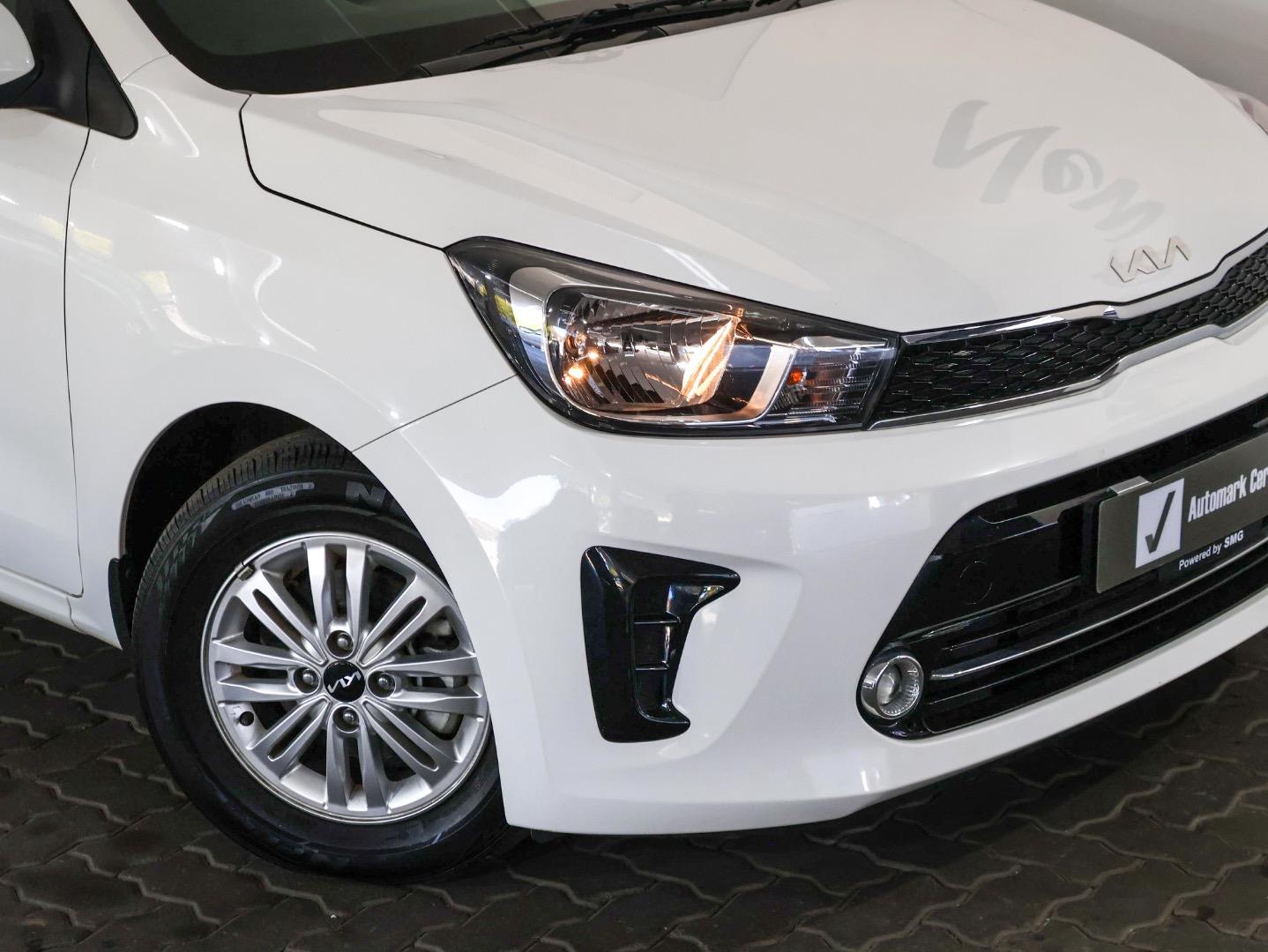 Kia Pegas 1.4 EX Auto SMG Toyota Cresta