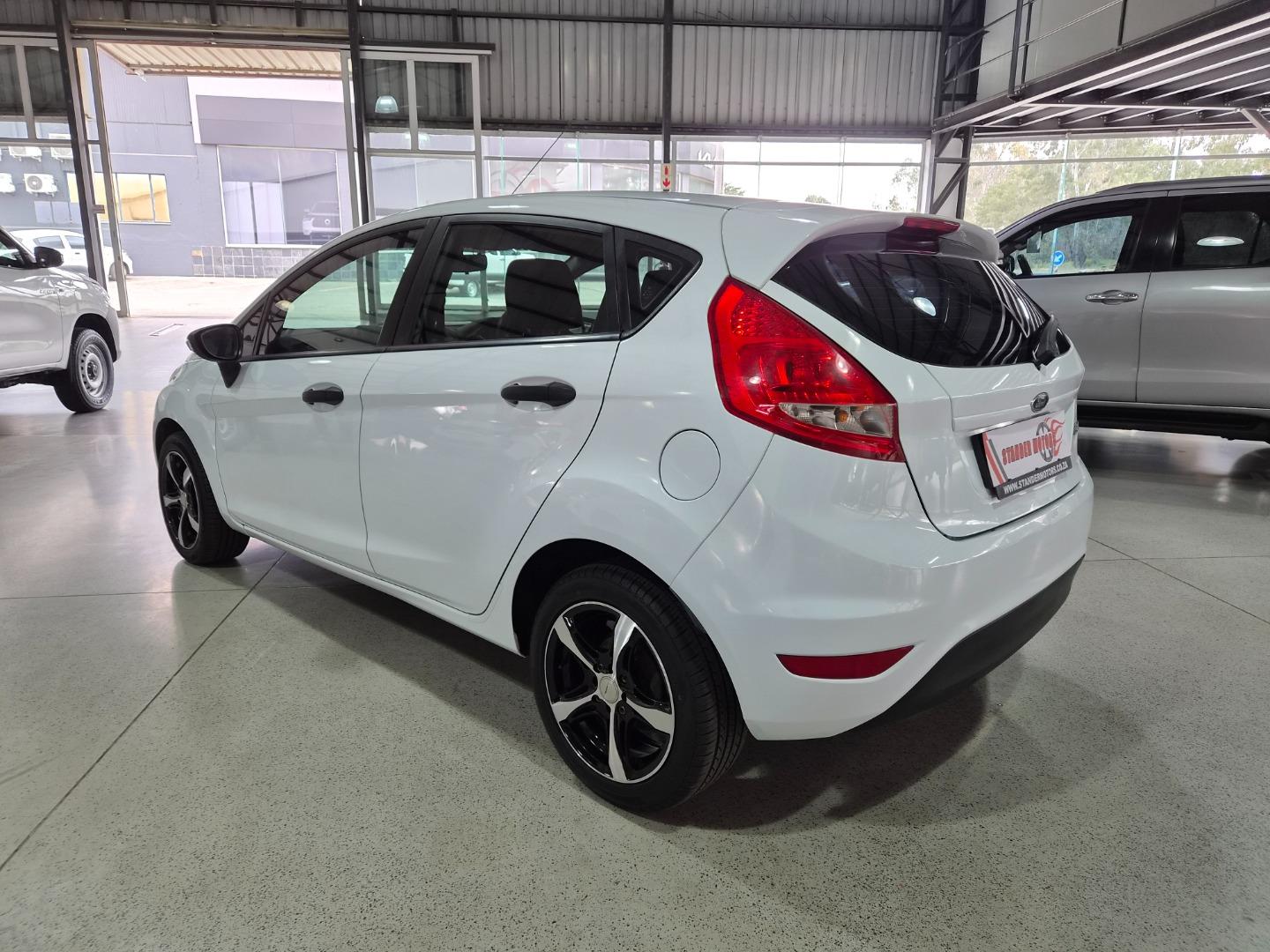 Ford Fiesta 5-Door 1.6 Ambiente Stander Motors