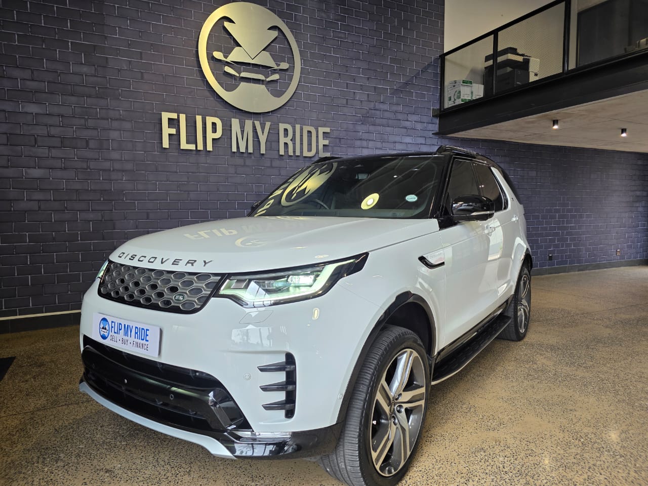 Land Rover Discovery D350 Metropolitan Edition Dealfin (Pty) Ltd