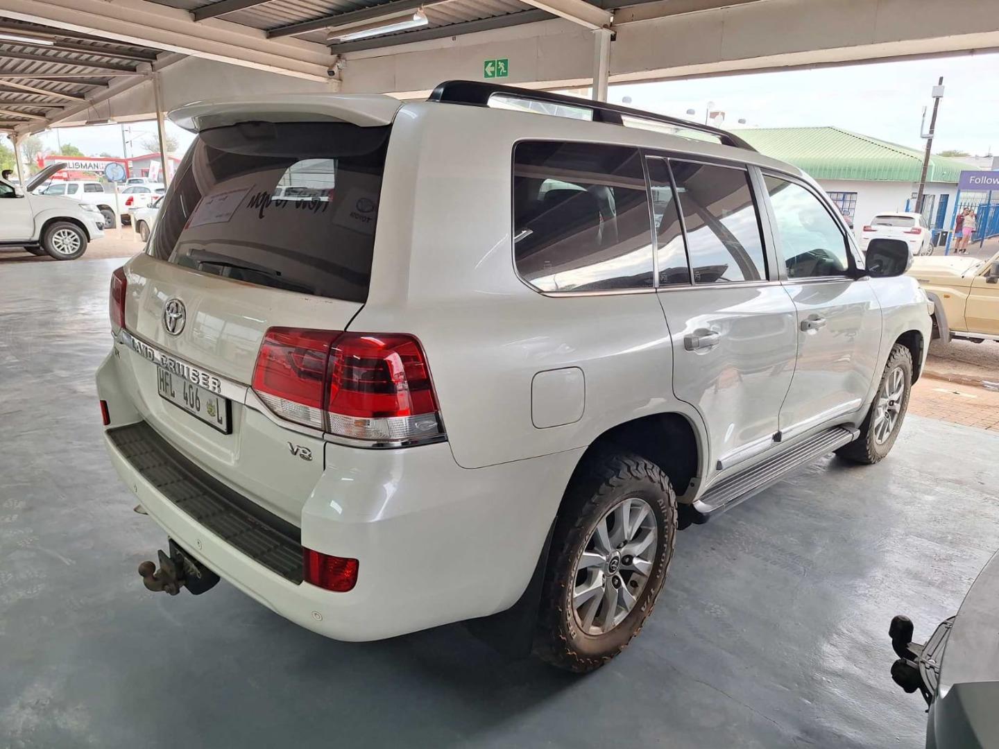 Toyota Land Cruiser 200 4.5D-4D V8 VX Waterberg Toyota Bela Bela