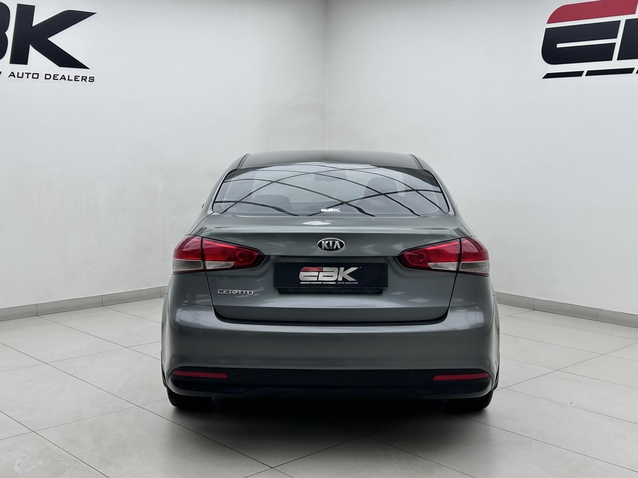 Kia Cerato Sedan 1.6 EX EBK Main Street