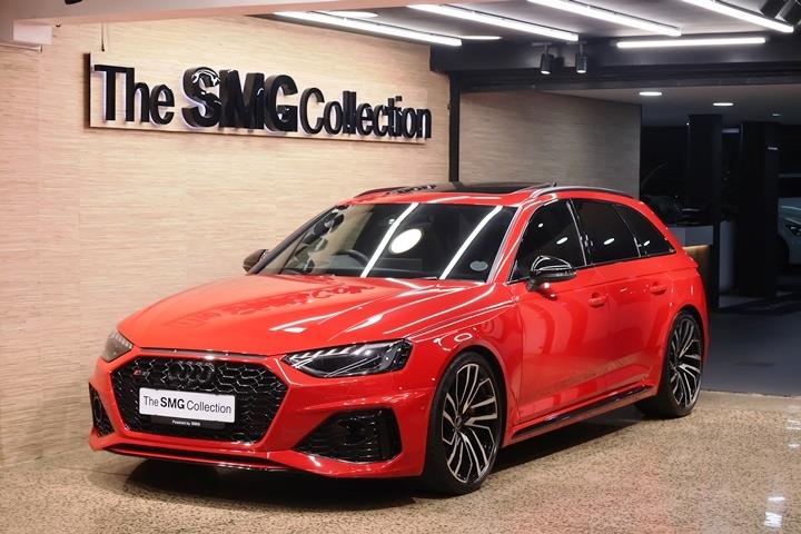 Audi RS4 Avant Quattro The SMG Collection