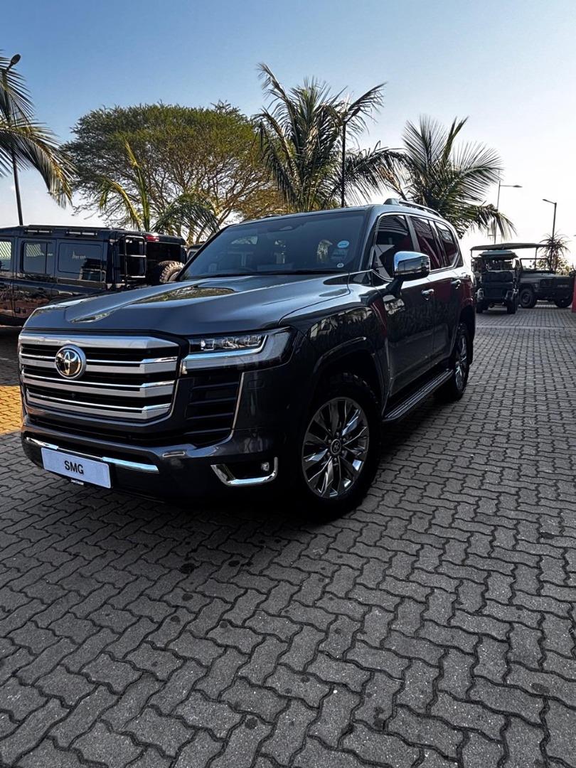 Toyota Land Cruiser 300 3.3D ZX SMG Grenadier Umhlanga