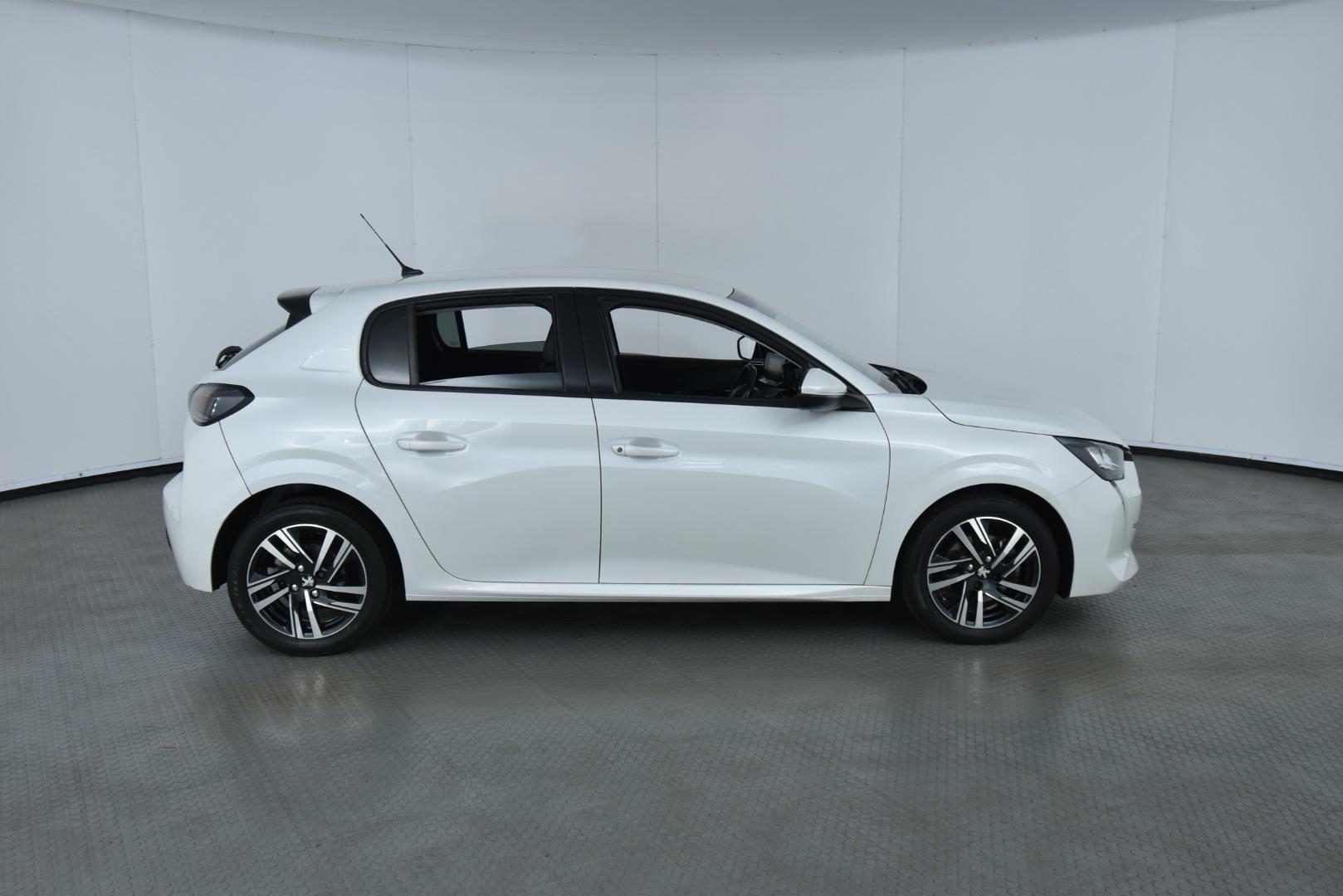 Peugeot 208 1.2T Allure LMC Lazarus Pre Owned