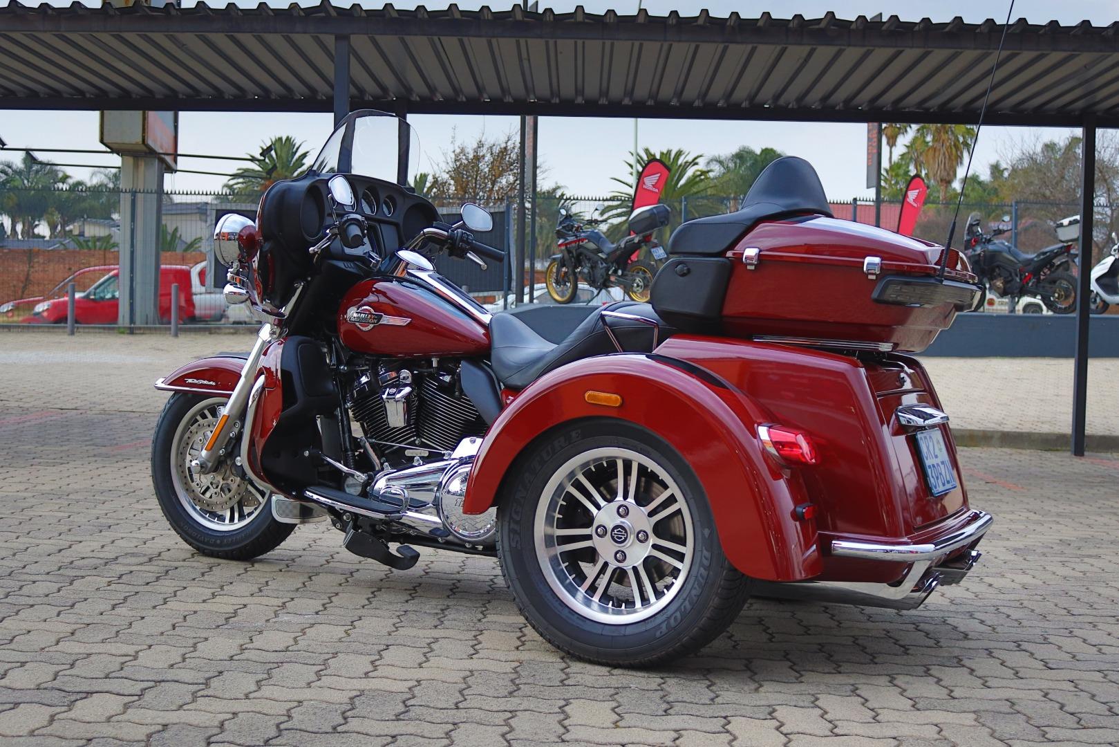 Harley-Davidson Tri Glide Ultra 114 Harley Davidson Gold Rand