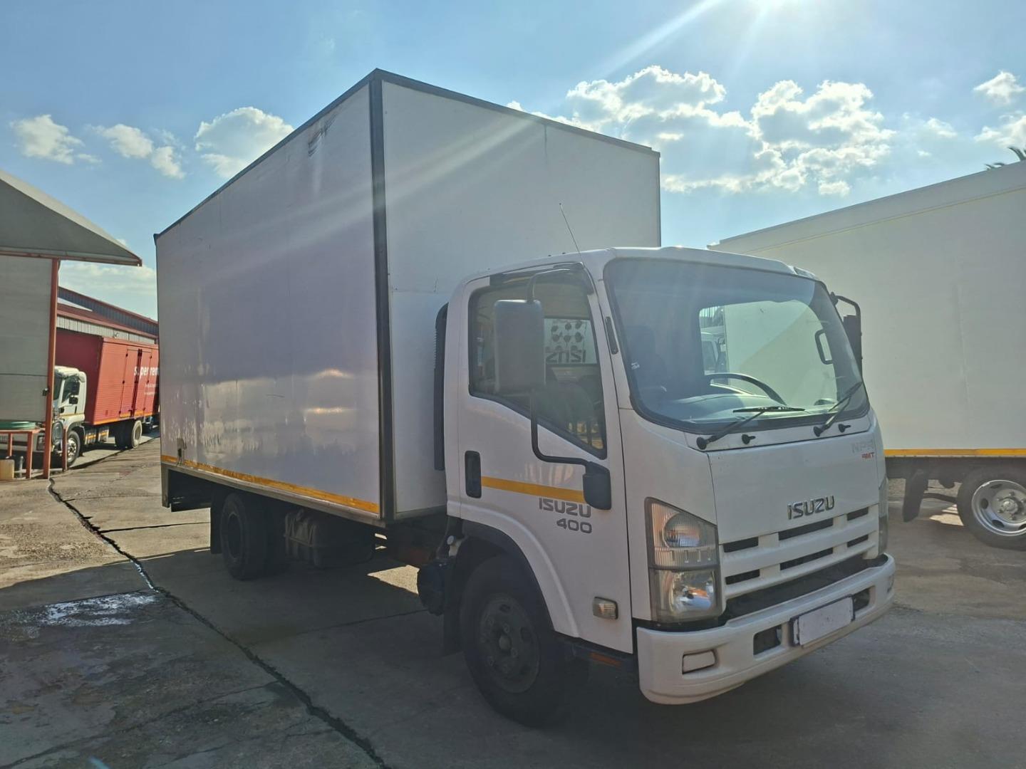 2020 Isuzu Npr400 Amt 4.5Ton