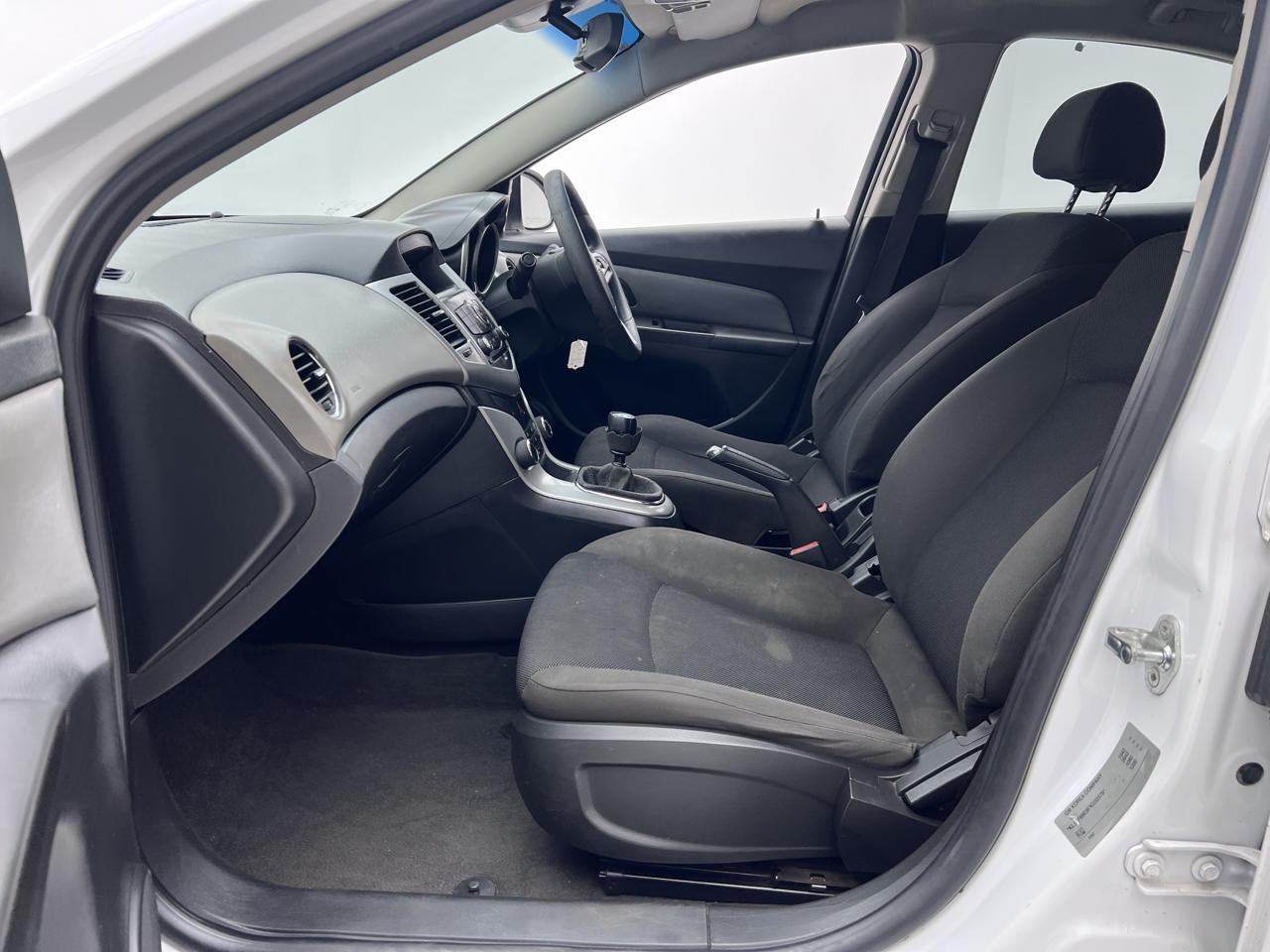 Chevrolet Cruze Sedan 1.6 L Ebk Auto Dealers LA Rochelle