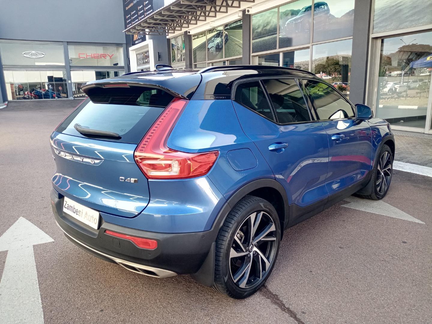 Volvo XC40 D4 AWD R-Design BMW Montana
