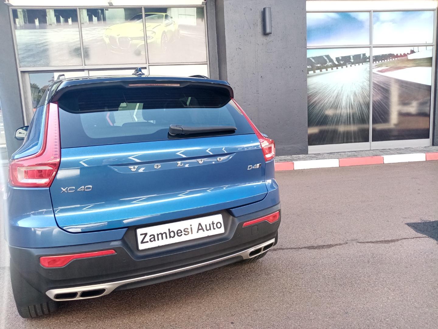 Volvo XC40 D4 AWD R-Design BMW Montana