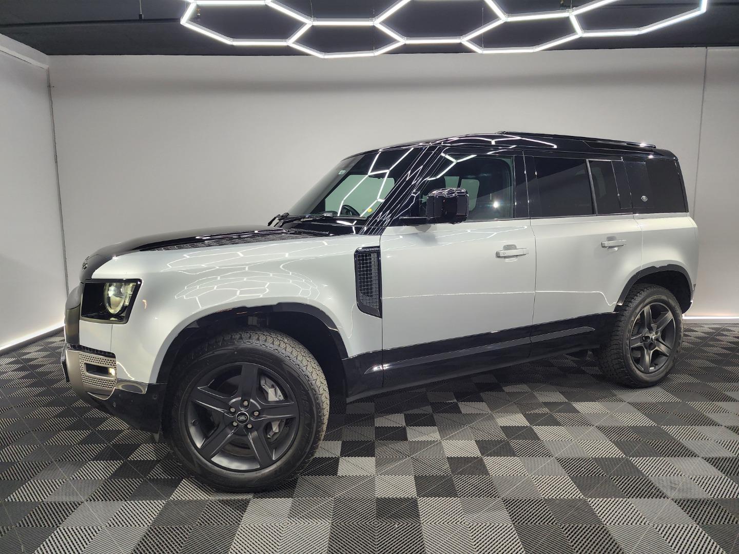 2022 Land Rover Defender 110 D300 X-Dynamic SE