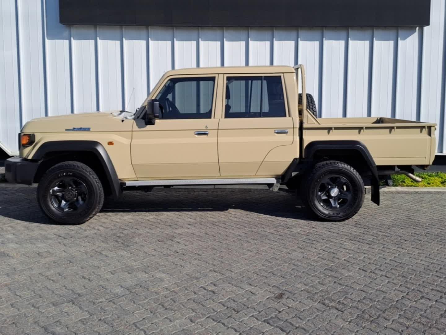 Toyota Land Cruiser 79 2.8GD-6 Double Cab Rola Toyota Somerset West Used