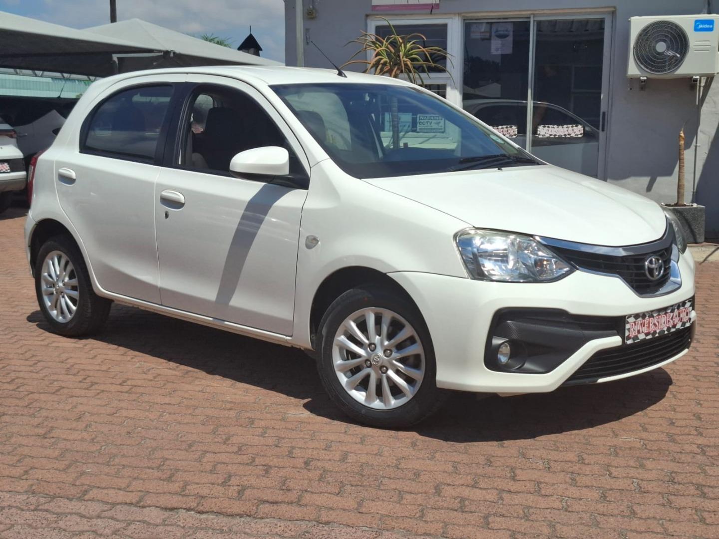Toyota Etios hatch 1.5 Sprint Riverside Auto