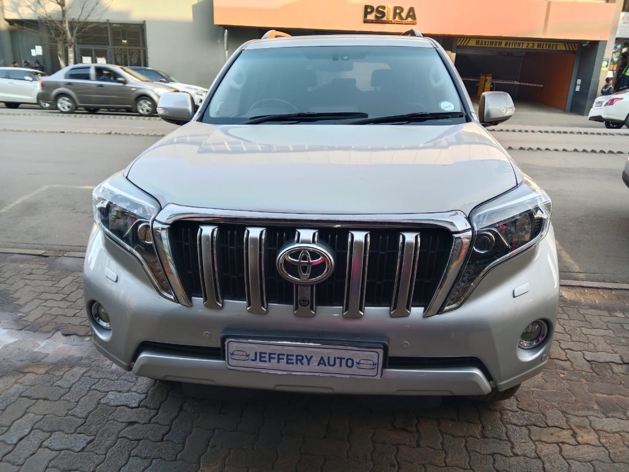 Toyota Land Cruiser Prado 4.0 VX Jeffery Auto