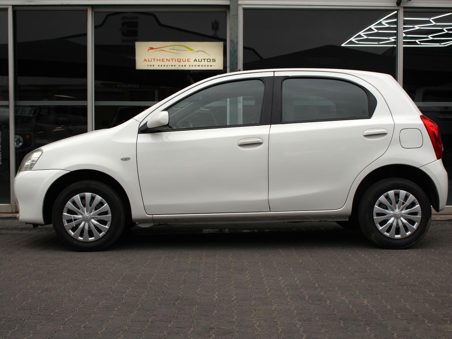 Toyota Etios Hatch 1.5 Xs Authentique Autos