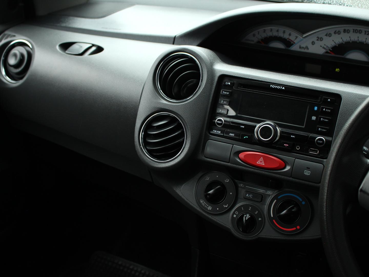 Toyota Etios Hatch 1.5 Xs Authentique Autos