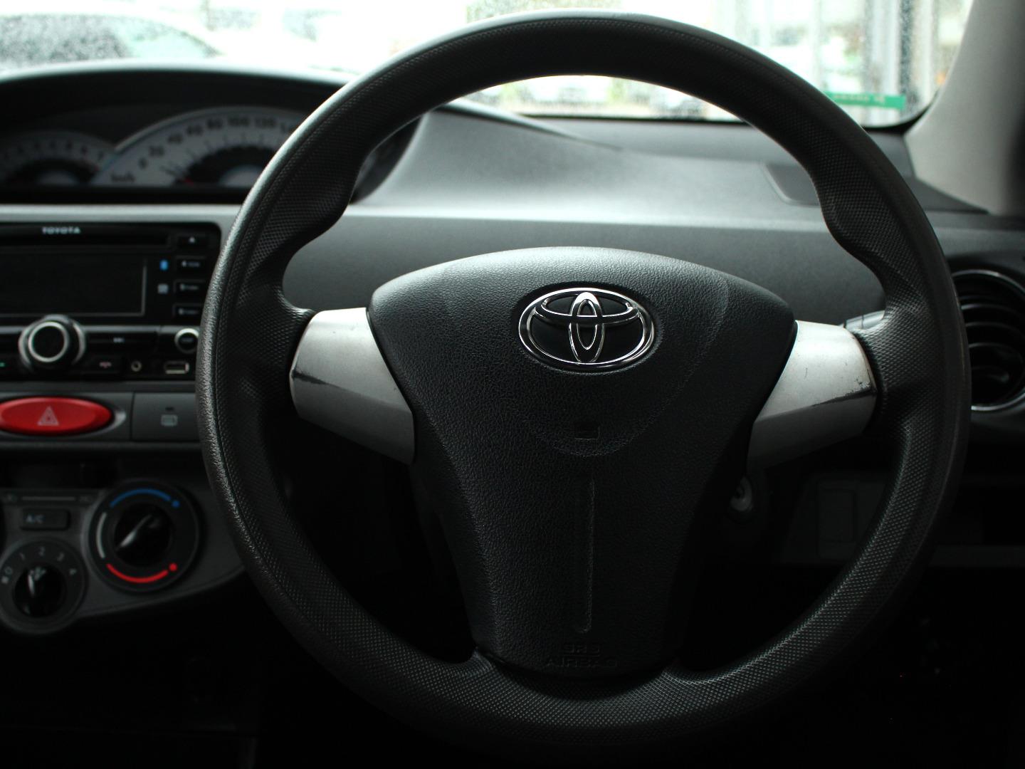 Toyota Etios Hatch 1.5 Xs Authentique Autos