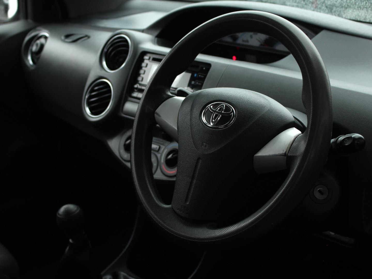 Toyota Etios Hatch 1.5 Xs Authentique Autos