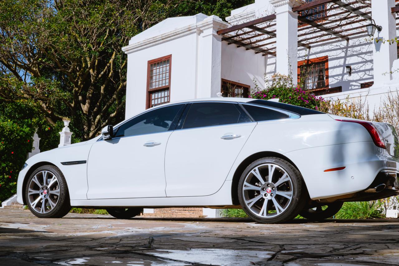 Jaguar XJ 3.0D Premium Luxury Laude Classic Cars