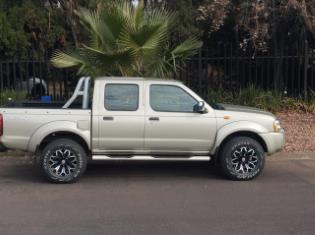 2012 Nissan NP300 Hardbody 2.4 Double Cab 4x4 for sale