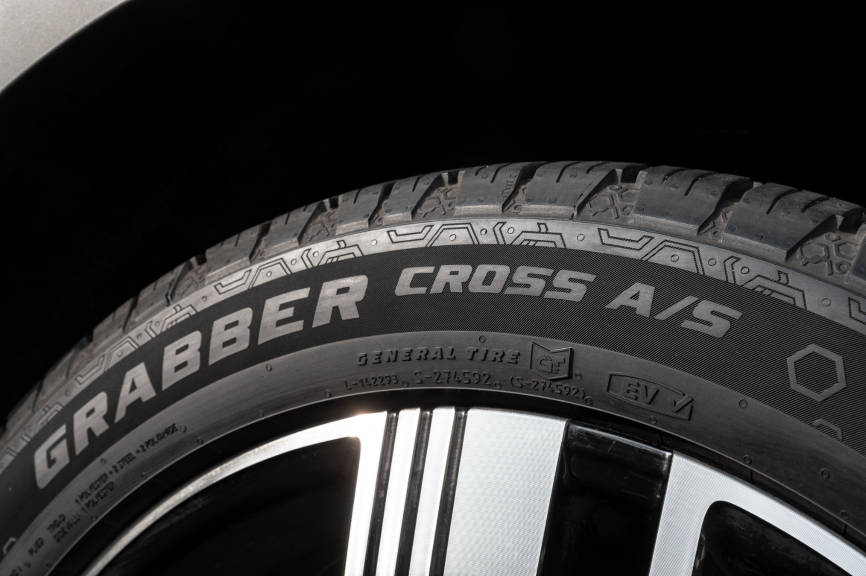 General Tire Grabber Cross A/S Crossover Compact-SUV SUV Sport Utility Vehicle tyre 4x4 off-roading on-roading tread pattern sidewall thicker tyre belt