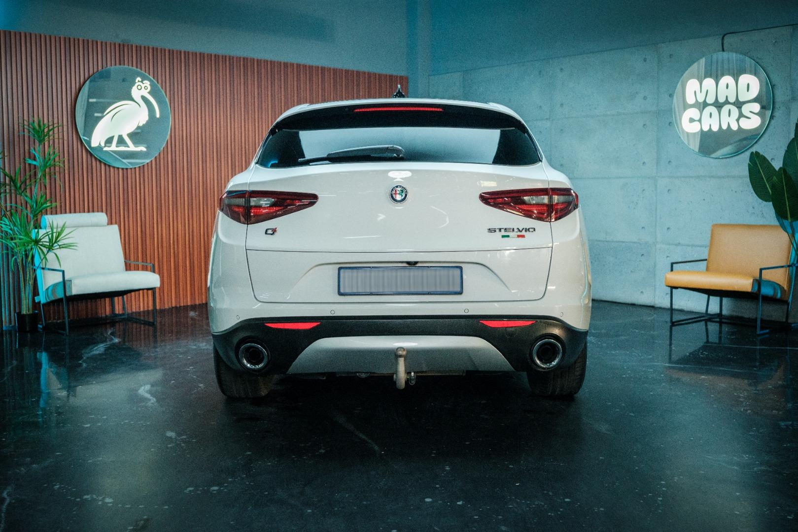 Alfa Romeo Stelvio 2.0T Super Q4 Mad Cars