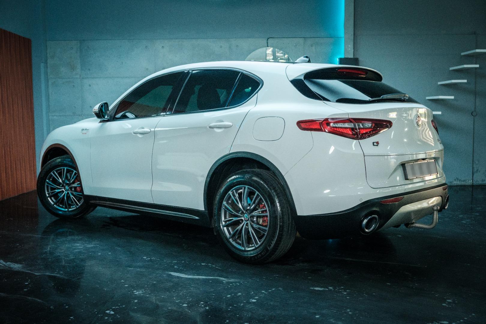 Alfa Romeo Stelvio 2.0T Super Q4 Mad Cars