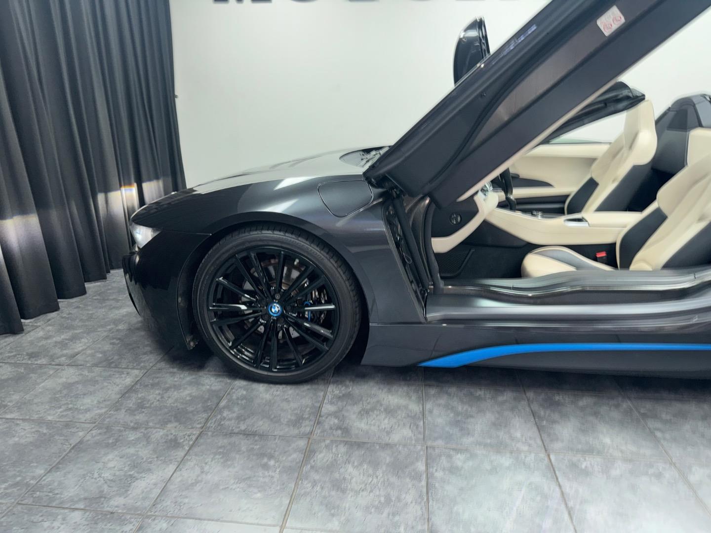 BMW i8 eDrive Roadster Motor Pride
