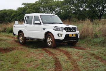 World-first preview: 2020 Mahindra Pik Up Automatic driven!