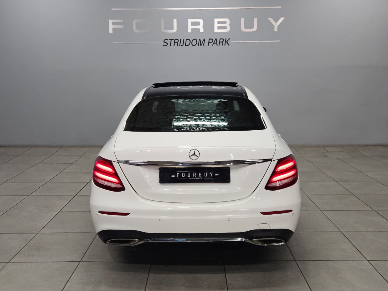 Mercedes-Benz E-Class E200 AMG Line Fourbuy Strijdompark
