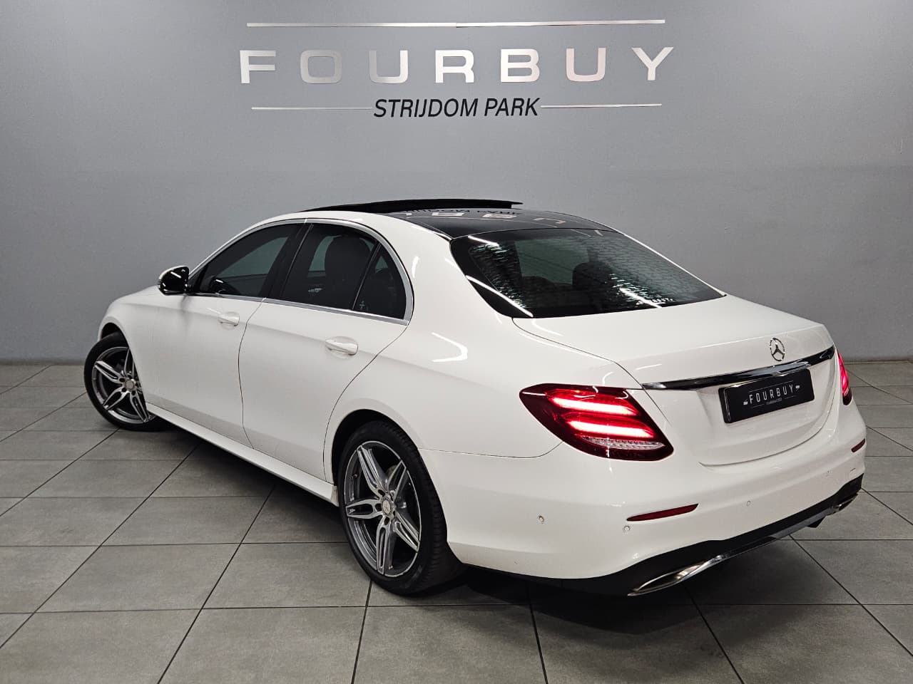 Mercedes-Benz E-Class E200 AMG Line Fourbuy Strijdompark