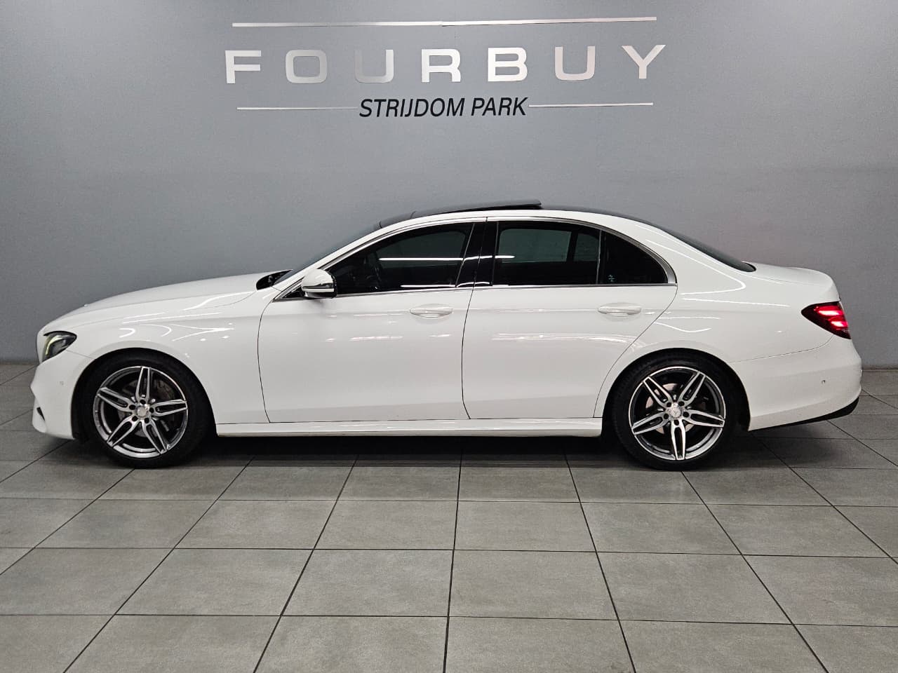 Mercedes-Benz E-Class E200 AMG Line Fourbuy Strijdompark