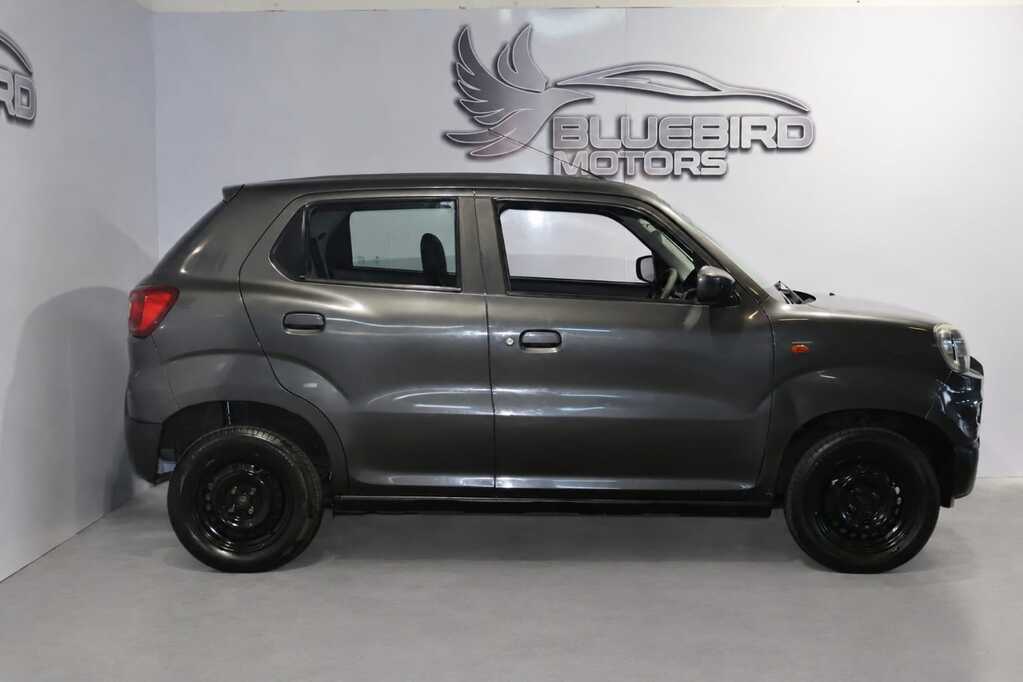 Suzuki S-Presso 1.0 GL BlueBird Motors