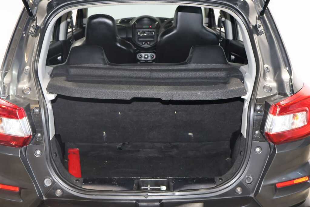 Suzuki S-Presso 1.0 GL BlueBird Motors