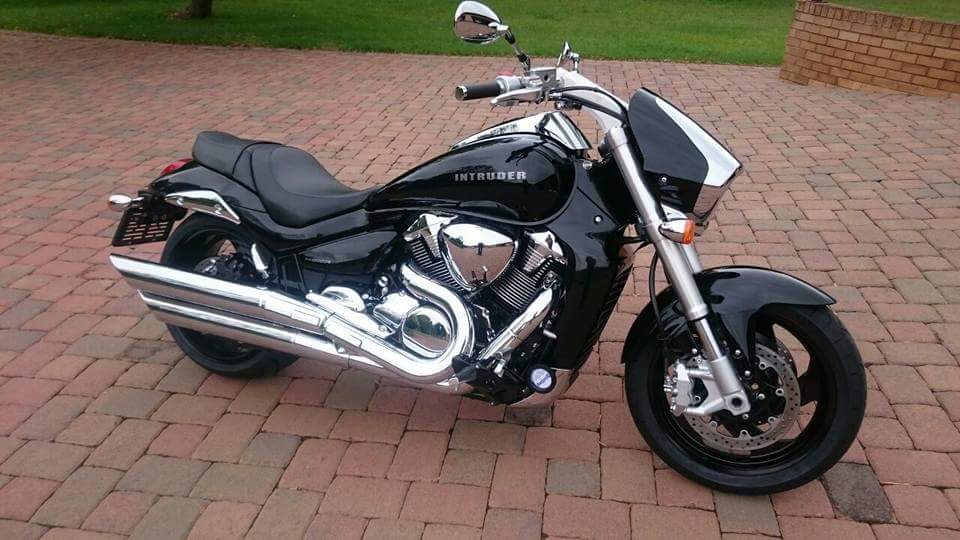 Suzuki VZR M109R